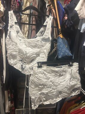 PrettyLittleThing White Textured Crop Tank